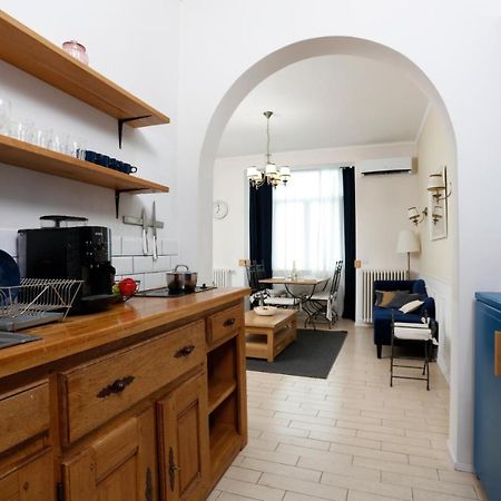 Classy 2 Bedroom Apartment In City Center 부쿠레슈티 외부 사진