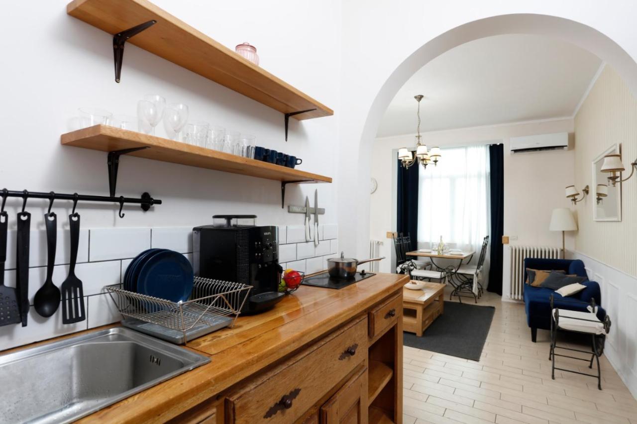 Classy 2 Bedroom Apartment In City Center 부쿠레슈티 외부 사진