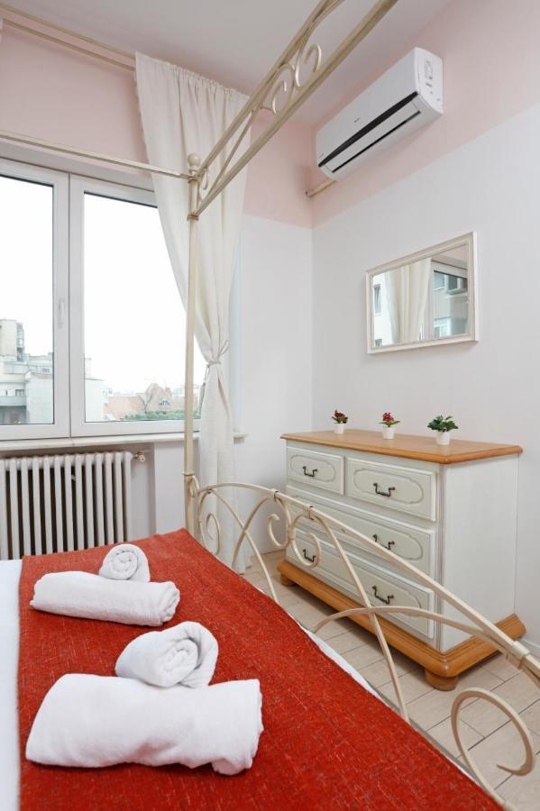 Classy 2 Bedroom Apartment In City Center 부쿠레슈티 외부 사진