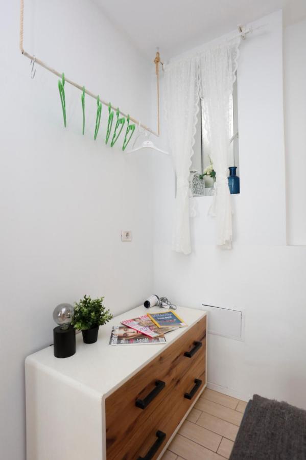 Classy 2 Bedroom Apartment In City Center 부쿠레슈티 외부 사진